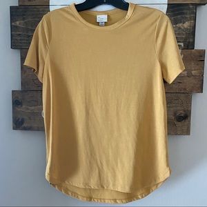 Golden yellow crew neck tee
